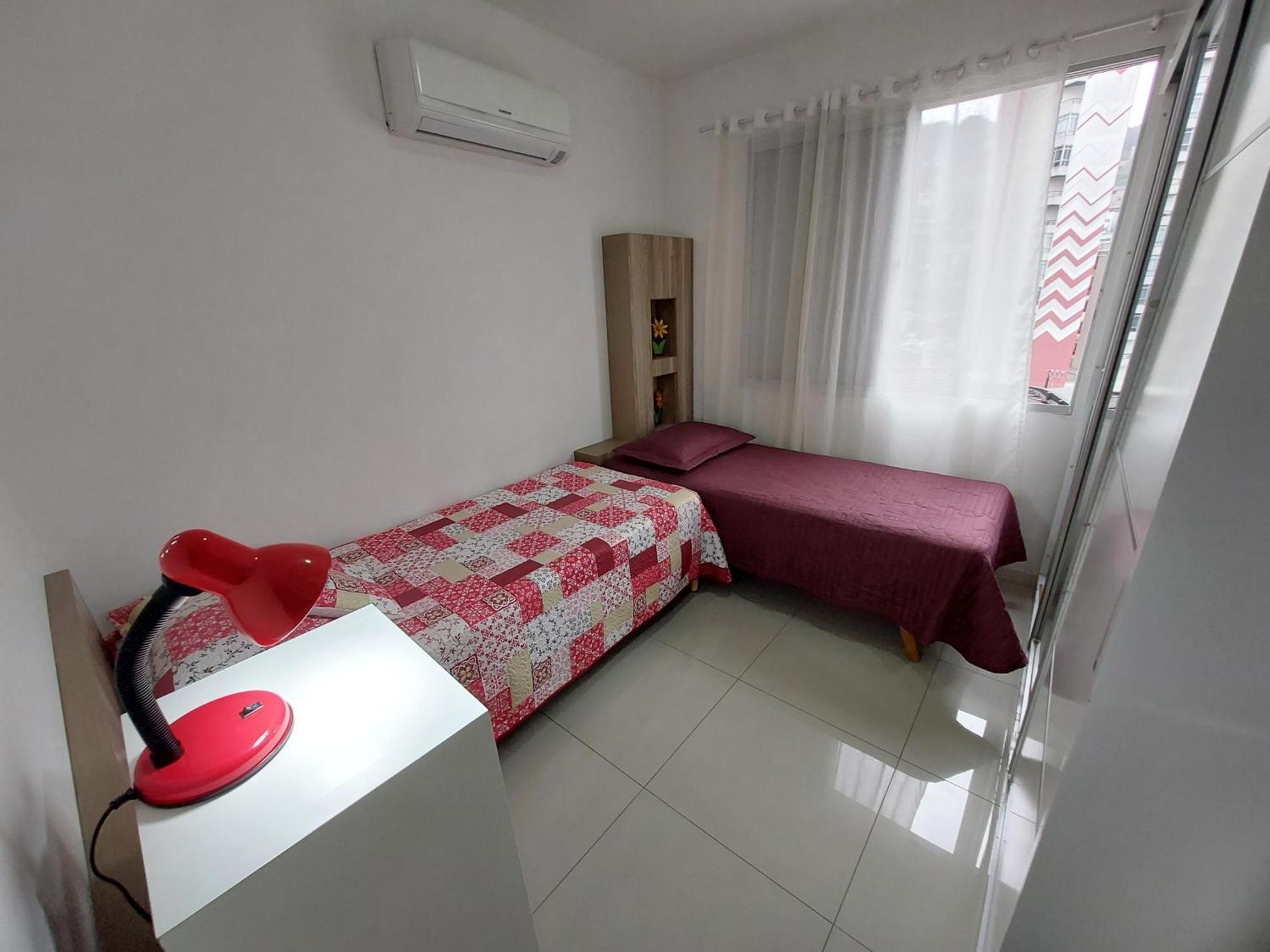 Apartment Custo Beneficio No Centro 4 Pessoas, 2q, Ar, Garagem, Cozinha Completa Florianopolis